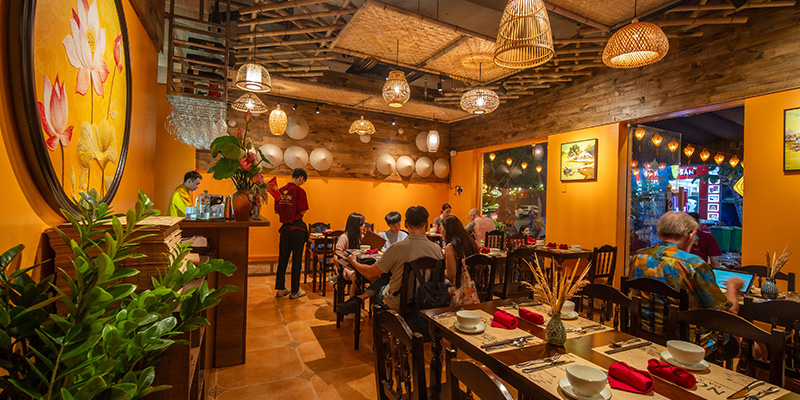 Vietnamese Cuisine in Da Nang – The Quintessence of Culture That Captivates International Tourists