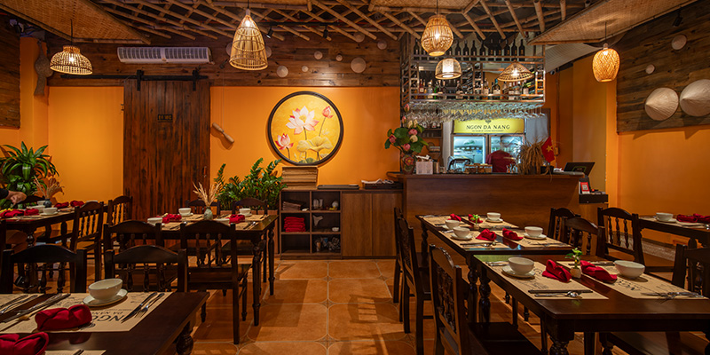 岘港美食餐厅推荐，适合想要品尝当地特色菜的游客