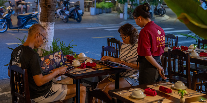 Da Nang-style Banh Xeo (Vietnamese savory pancake) – A Must-Try Dish When Visiting the Coastal City 4 Da Nang Banh Xeo – A Must-Try Dish When Visiting the Coastal City