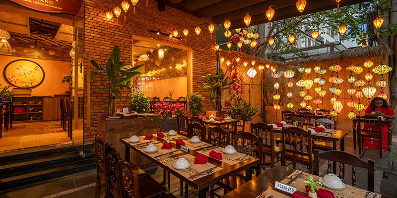 Experience Authentic Vietnamese Beef Pho in a Cozy Setting