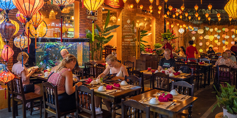 Delicious Vietnamese Restaurants in Da Nang with Beautiful Ambiances for Families and Tourists