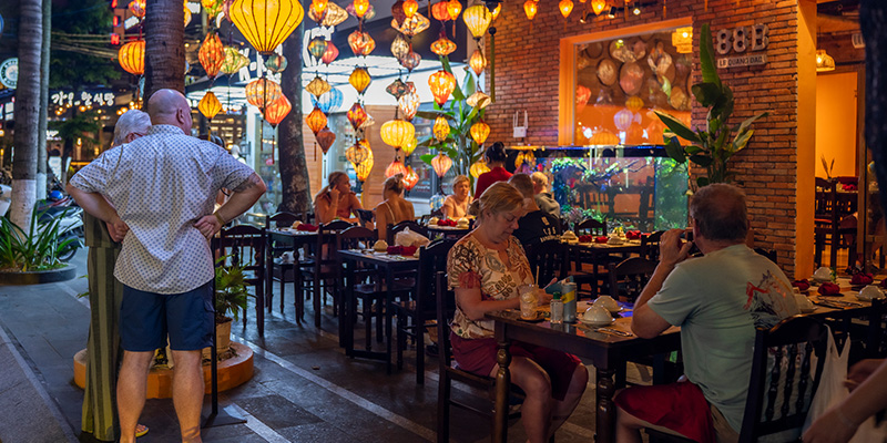 Traditional Vietnamese Restaurant: Experience the Flavors of Vietnam in a Traditional Setting